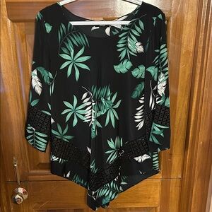 Alfani Black and Green Leaf Pattern Blouse
